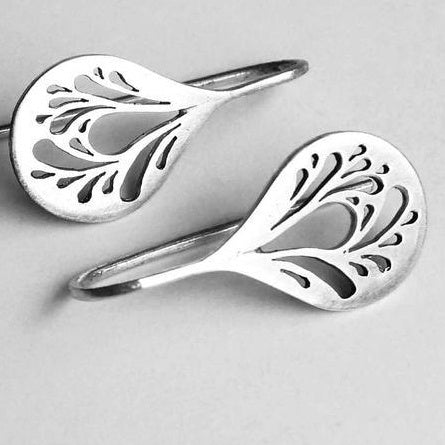 Artistic Hollow Leaf Earrings European And American Popular Retro