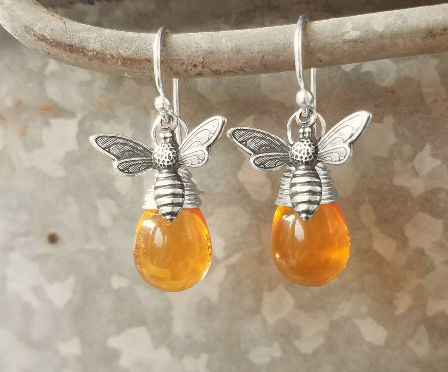 Retro Little Bee Earrings Drop