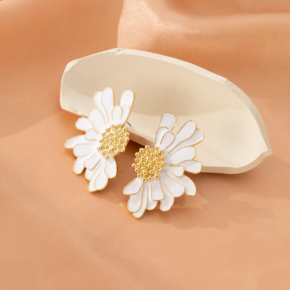 New Retro Simple Flower Earrings