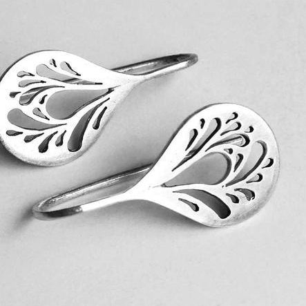 Artistic Hollow Leaf Earrings European And American Popular Retro