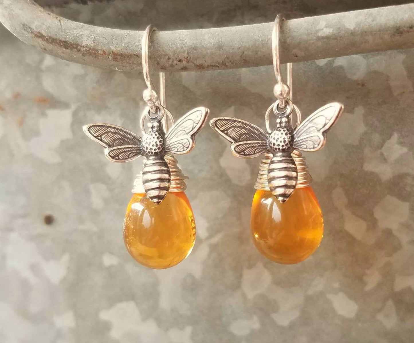Retro Little Bee Earrings Drop