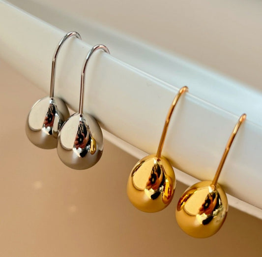 Ladies Fashion Temperament European And American Gold Earrings