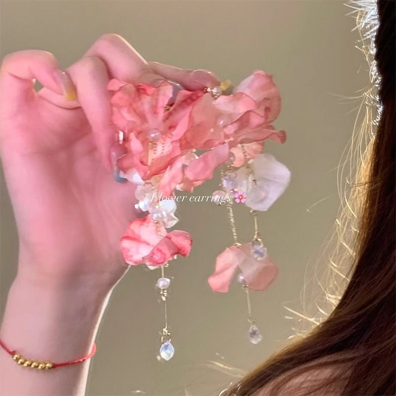 Exquisite Elegant Flower Tassel Statement Earrings - Image 2