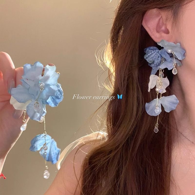 Exquisite Elegant Flower Tassel Statement Earrings - Image 4